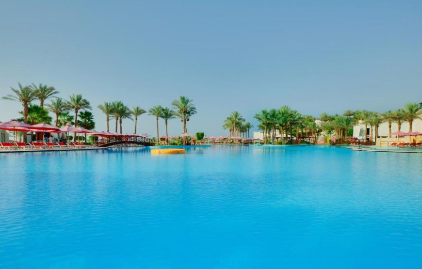 (منتجع وسبا جراند روتانا  Grand Rotana Resort)