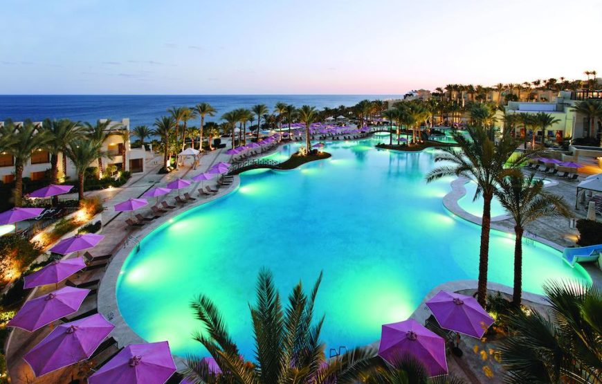 (منتجع وسبا جراند روتانا  Grand Rotana Resort)